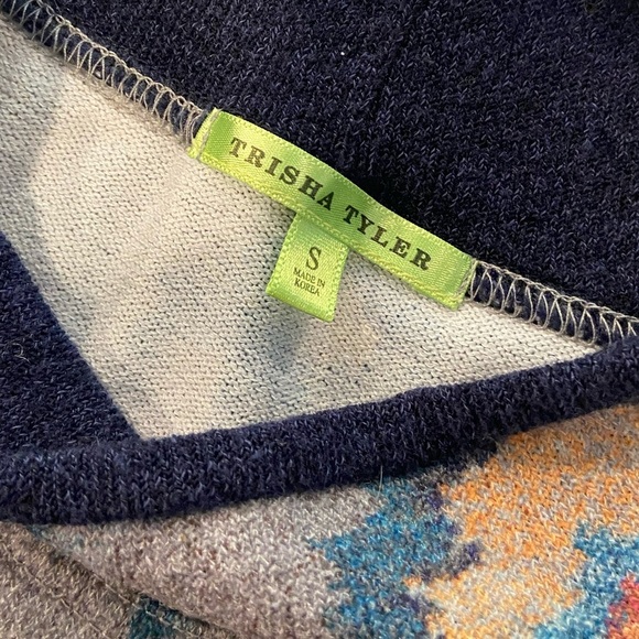 Trisha Tyler Size S Navy Blue Aztec Print Long Sleeve Mock Neck Stretch Top - Picture 10 of 11